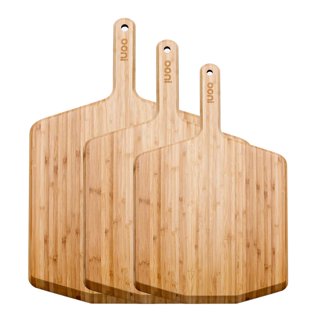 Ooni Pizzaschieber und Servierbrett aus Bambus (30 cm)